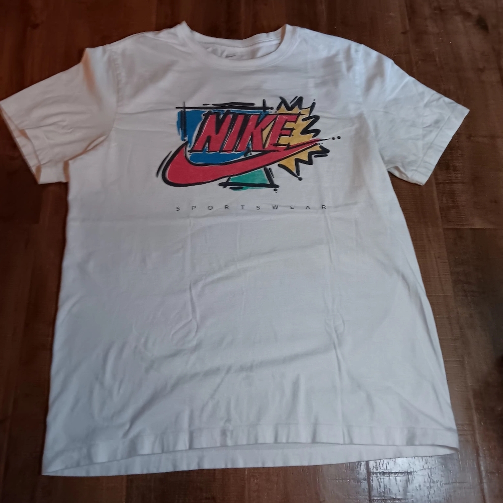 Retro Nike Sportswear White Size Large Short Sleeve Tee